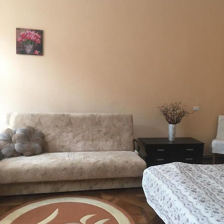Apartment Kostuskry Str. Leopoli Esterno foto